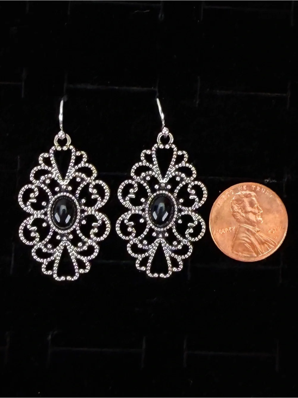 Beautiful Silvertone Black center bohemian pierced earrings